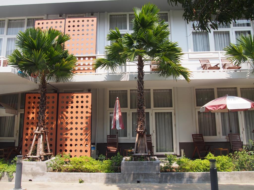 Retroasis Hotell Bangkok Exteriör bild
