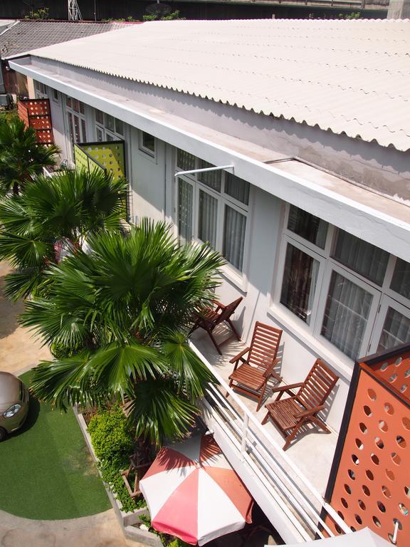 Retroasis Hotell Bangkok Exteriör bild