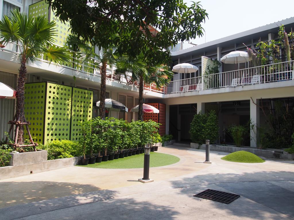 Retroasis Hotell Bangkok Exteriör bild