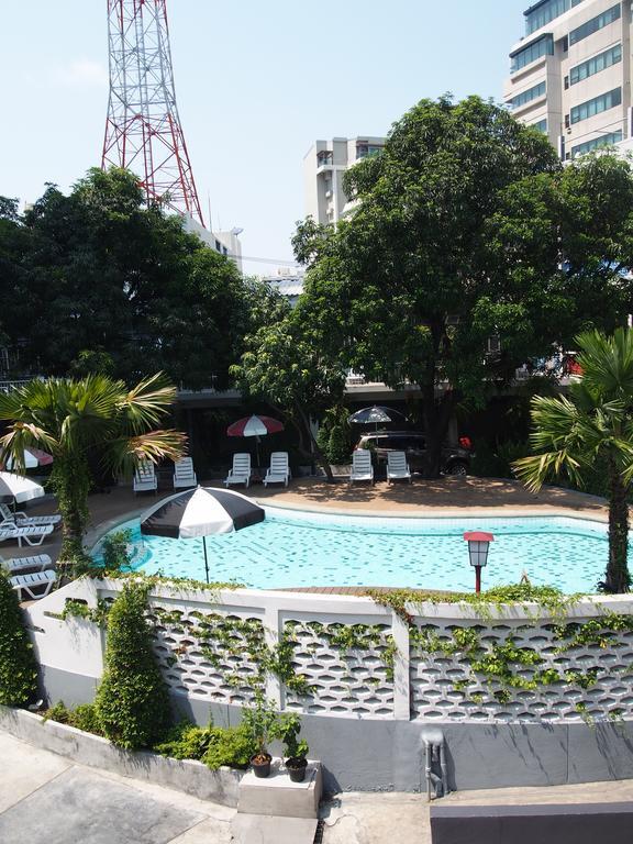 Retroasis Hotell Bangkok Exteriör bild