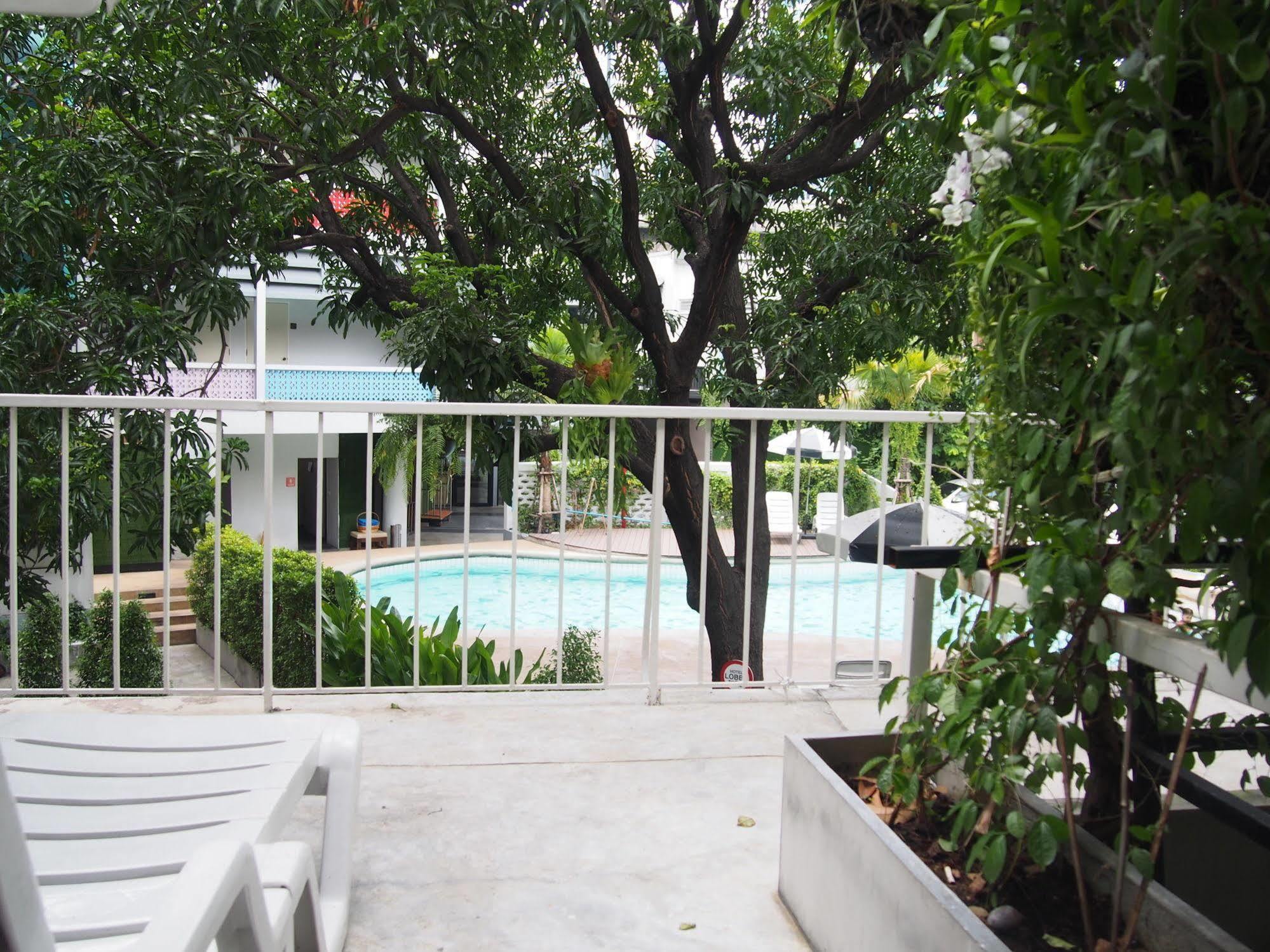 Retroasis Hotell Bangkok Exteriör bild